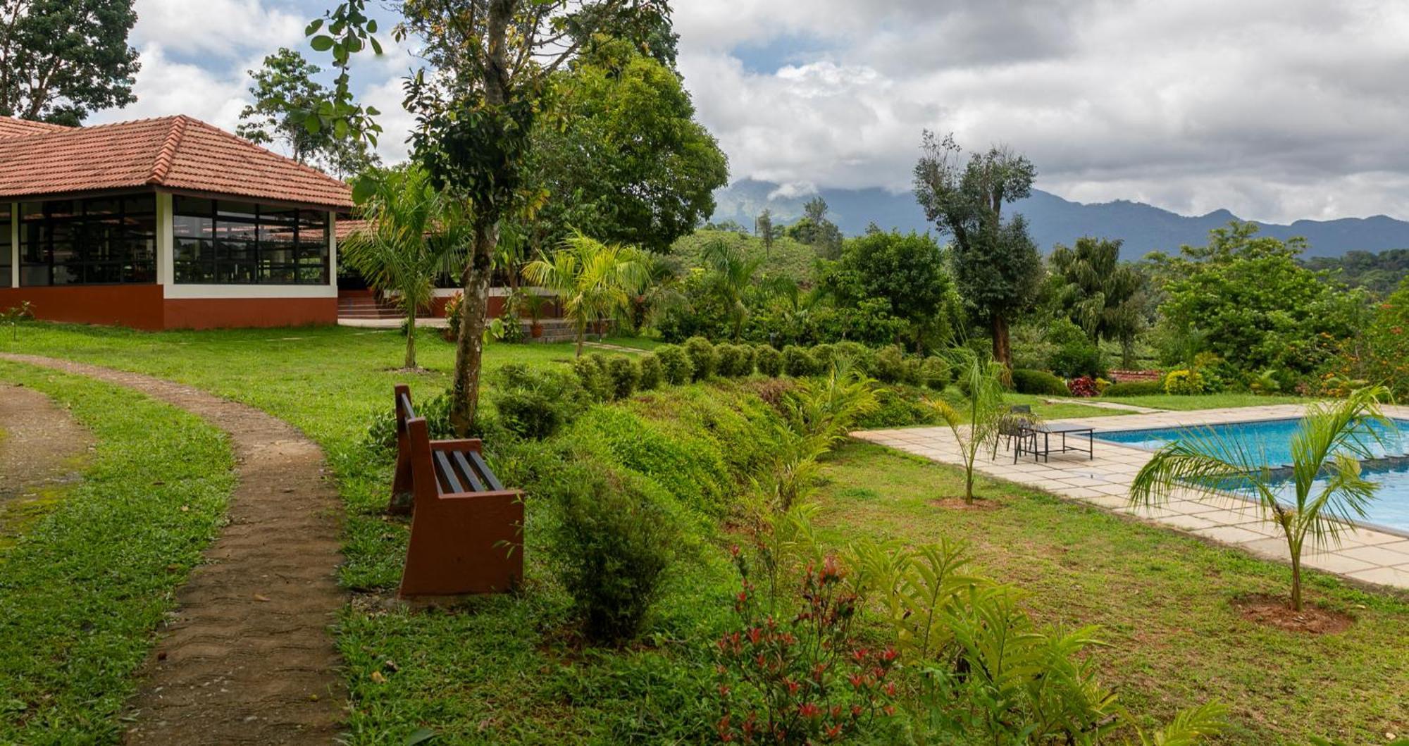 Pranavam Resort & Spa Tariyod Exterior foto